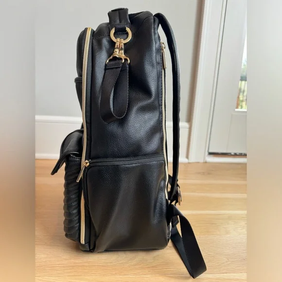 Itzy Ritzy • Diaper Bag Boss Backpack • Rock & Roll • Black - Picture 3 of 10